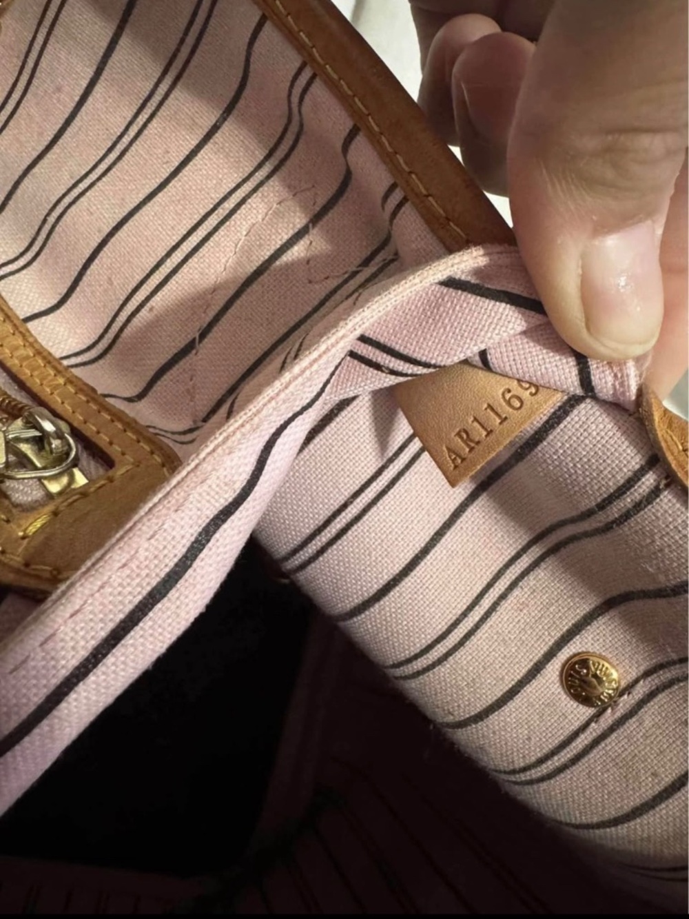 Louis Vuitton Monogram MM Neverfull - Picture 6 of 6